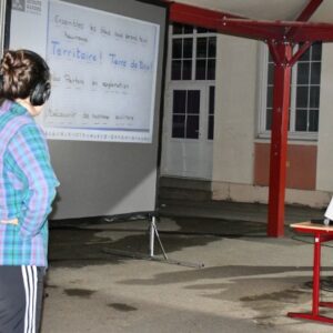 Ecran de projection extérieure
